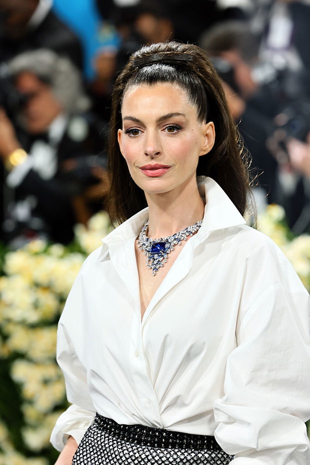 Anne Hathaway 2025 Met Gala