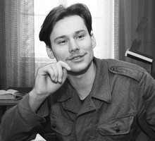 Sławomir Wałęsa, syn Lecha Wałęsy w wojsku. Żagań, 17.03.1994 rok - jamnik
