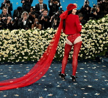 Amelia Gray na MET GALA 2025