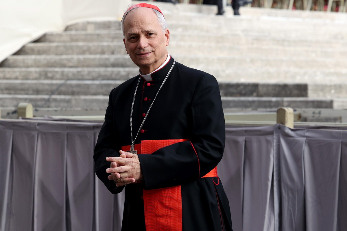 Kardynał USA Robert Francis Prevost uczestniczy w pogrzebie papieża Franciszka na placu Świętego Piotra 26 kwietnia 2025 r. w Watykanie, Watykan.
