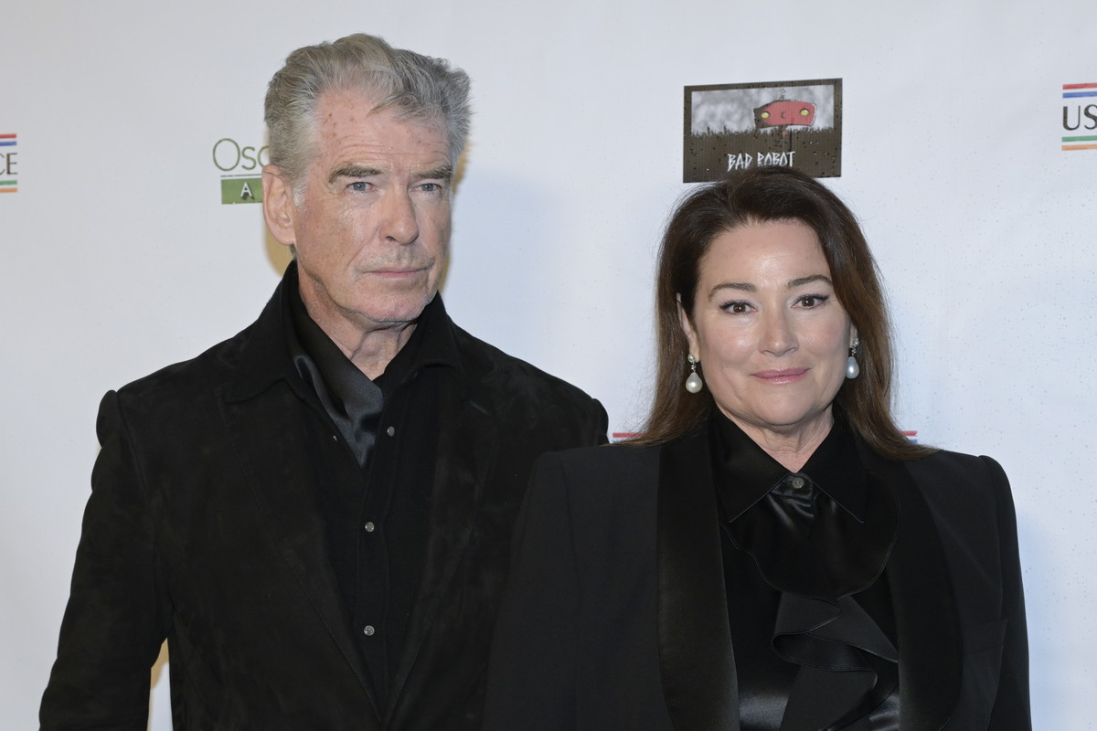 Pierce Brosnan, Keely Shaye Smith