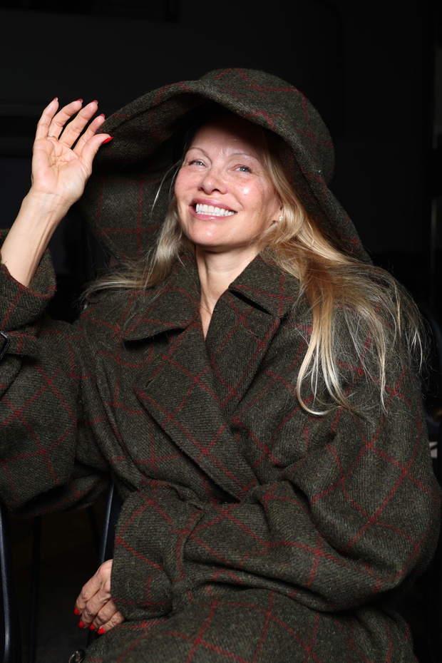 Vivienne Westwood : Photocall - Paris Fashion Week - Womenswear Spring/Summer 2024