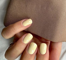 Blue skies and buttercup manis for pancake day Ad @the_gelbottle_inc Eggshell, Mani Mansion @tgbacademy • #nails #gelnails #biab #biabnails #thegelbottle #spring #springnails #march #marchnails #manicure #plainnails #pastelnails #yellow