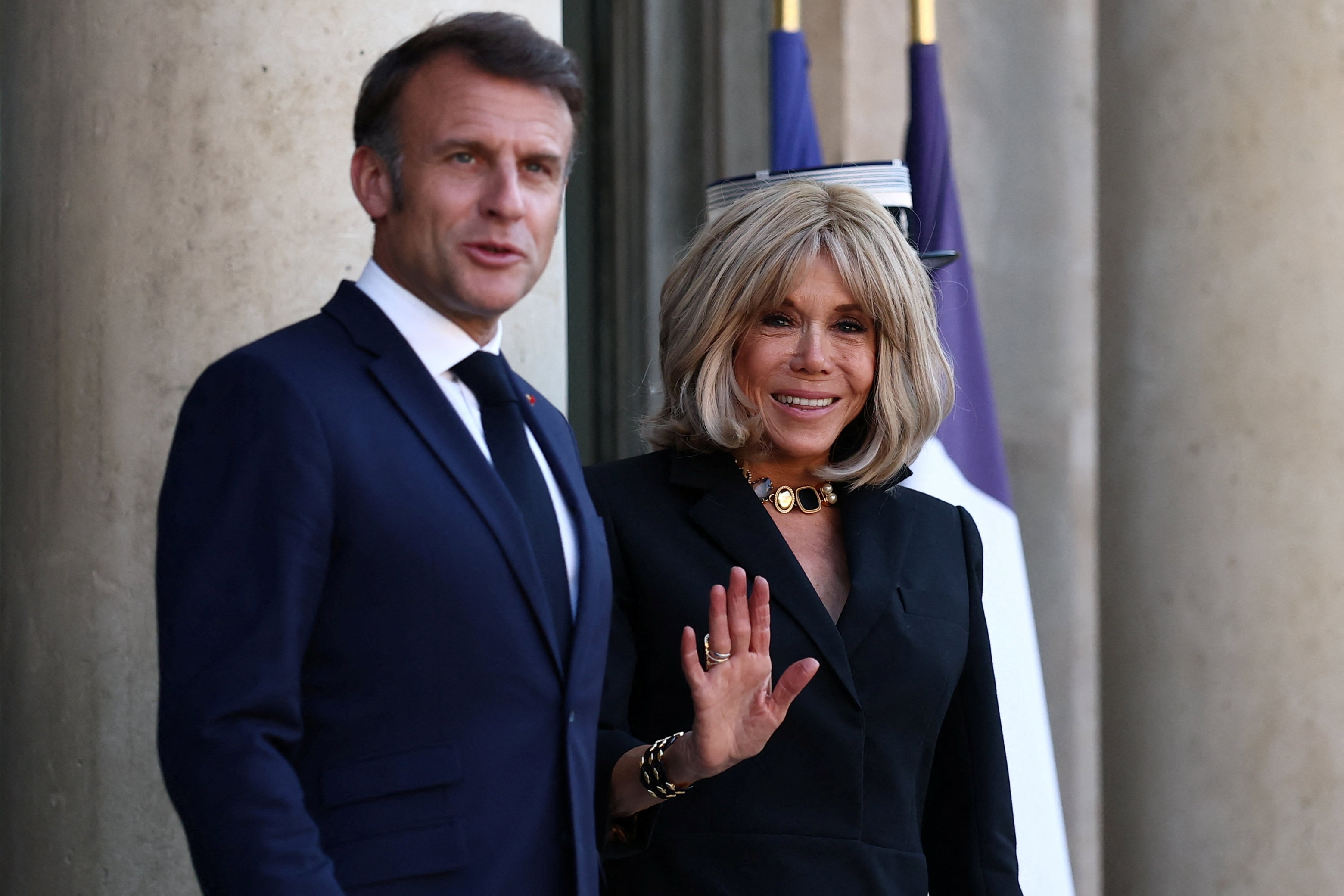 French President Macron welcomes outgoing German Chancellor Scholz in Paris