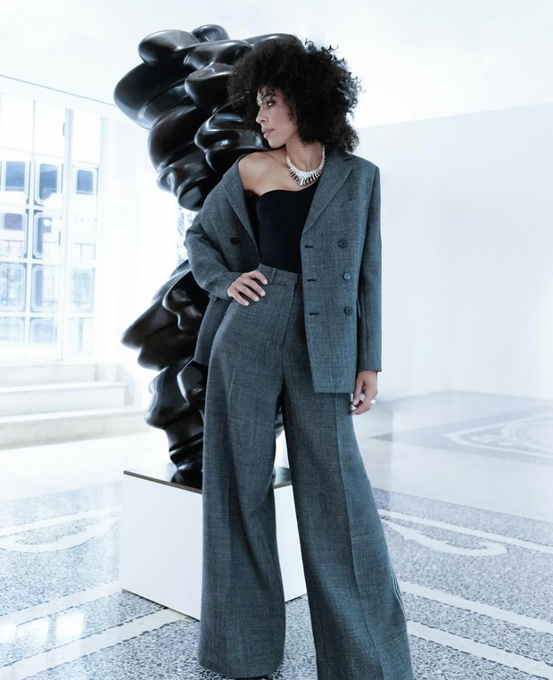Omenaa Mensah na okładce L’Officiel Monaco