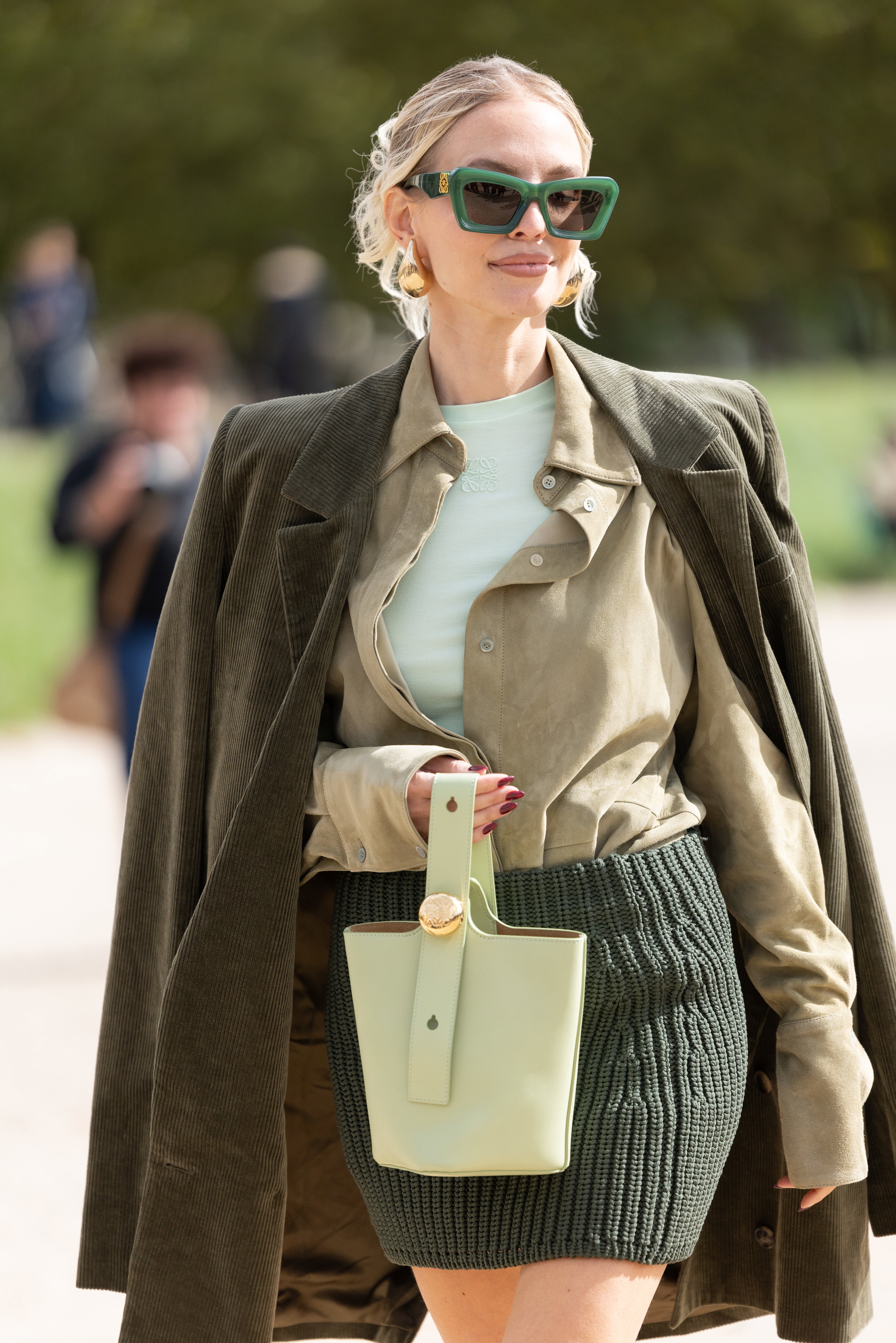 Street Style - Paris Fashion Week - Womenswear Spring/Summer 2025 - Day Five