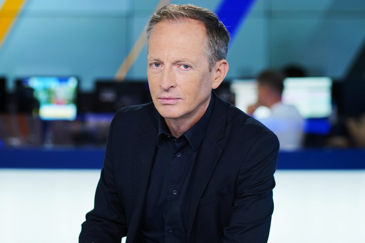 Konrad Piasecki, sesja dla TVN, 11.07.2022 rok - jamnik
