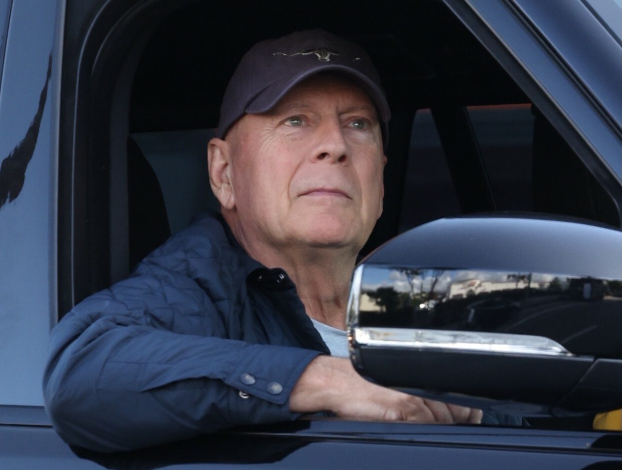 Bruce Willis w samochodzie