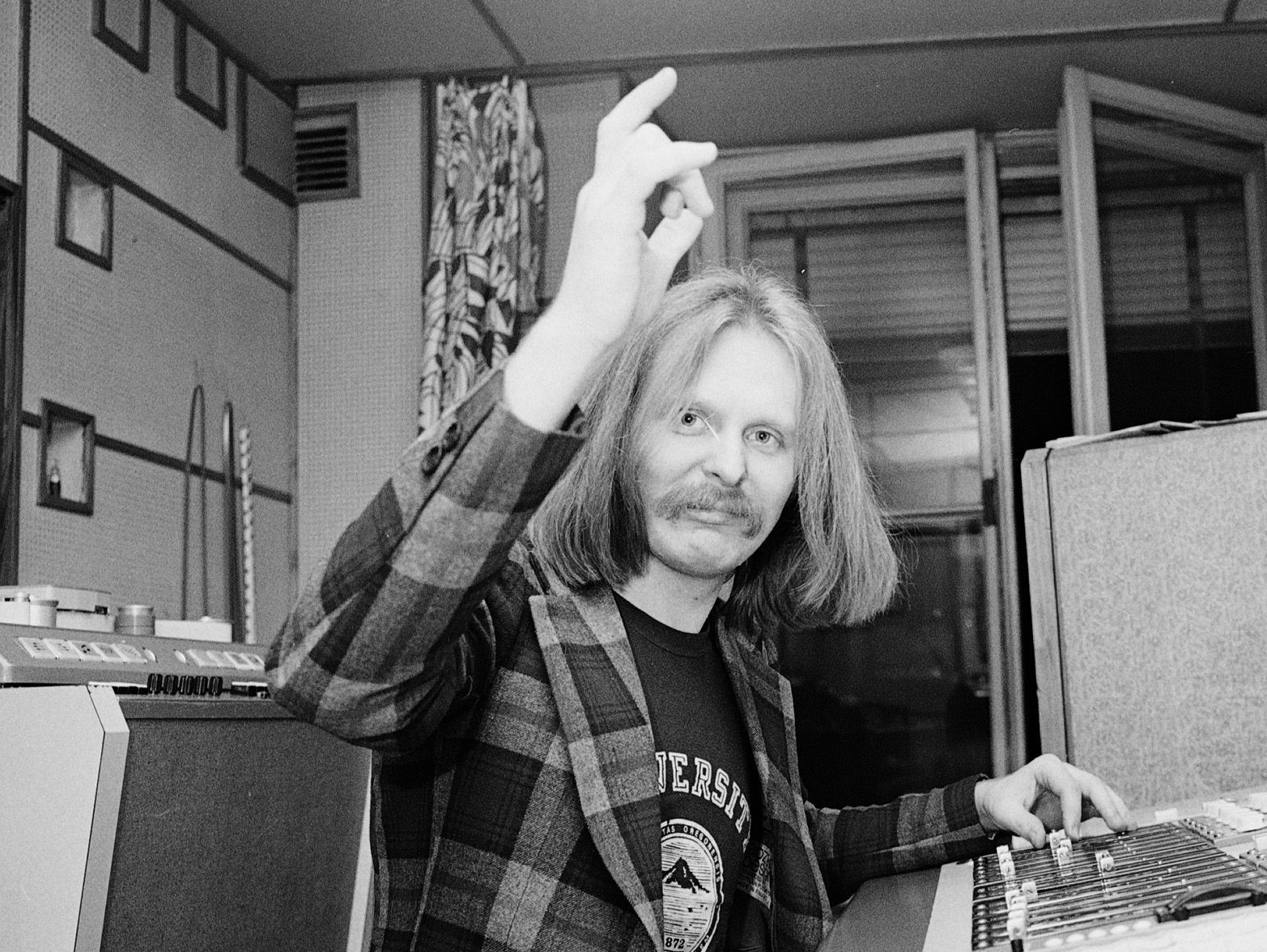 Janusz Kruk w czasie nagrañ w Polskim Radiu