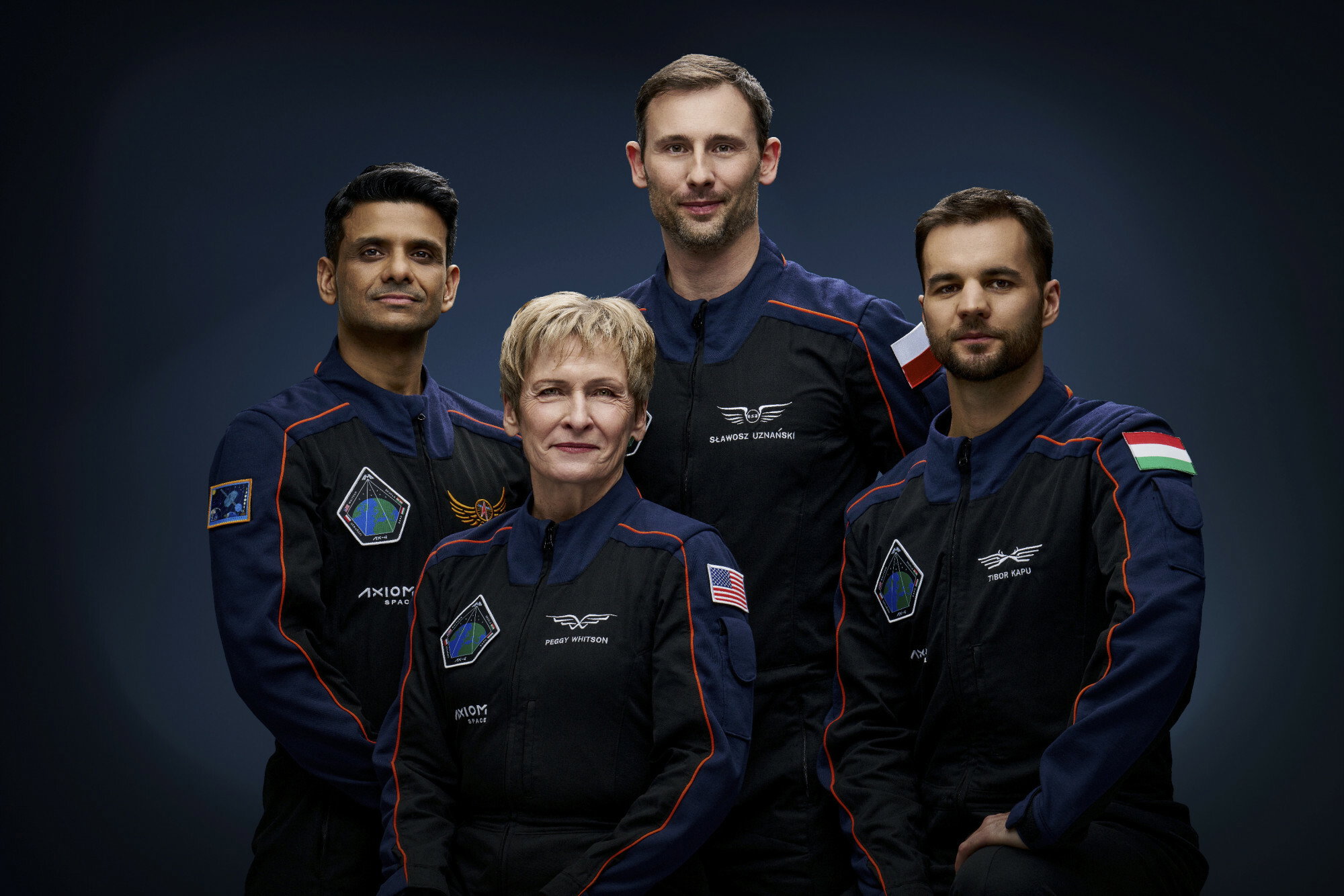 Sławosz Uznański i reszta kosmonautów w statku Dragon SpaceX