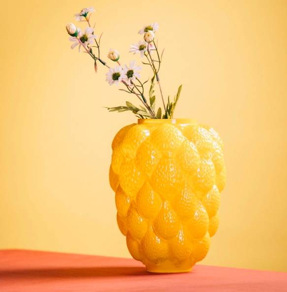 Wazon LEMONI szklany żółty 16,5x21 cm, Homla, 59,99 zł.