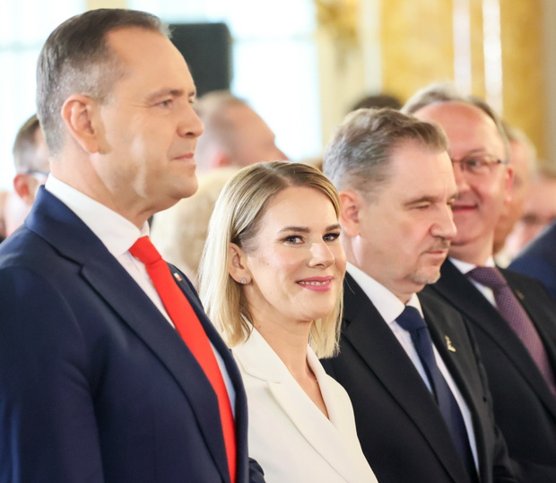 Marta Nawrocka, Karol Nawrocki. Uroczystość wręczenia przez PKW uchwały ws. stwierdzenia wyniku wyborów Prezydenta RP Karolowi Nawrockiemu, na Zamku Królewskim w Warszawie.