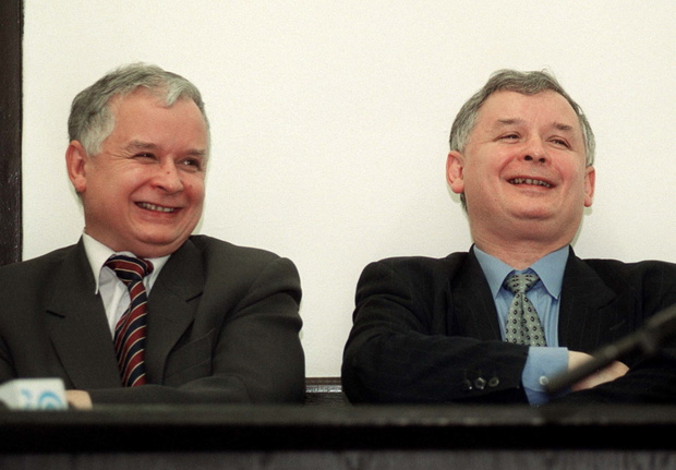 Warszawa.1.07.2002. Lech Kaczyński, Jarosław Kaczyński