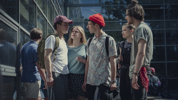 Kadr z serialu "Zachowaj spokój", Netflix