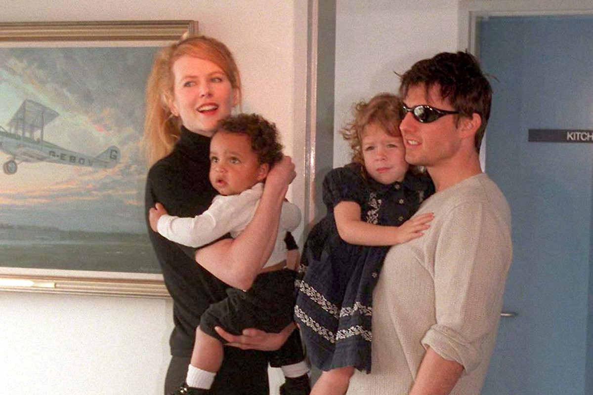 Nicole Kidman i Tom Cruise z dziećmi, Connorem i Isabellą, 24.01.1996 r.