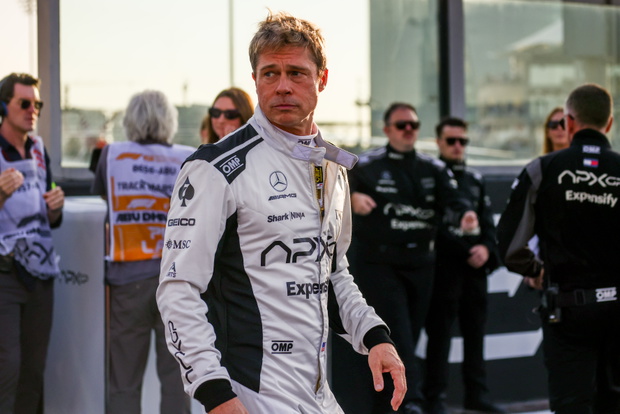 Brad Pitt, na planie filmu F1, 2024