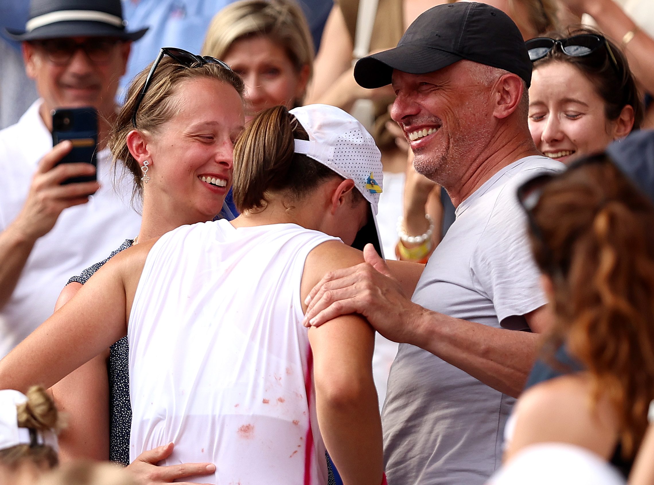 Iga Świątek, siostra Agata Świątek, ojciec Tomasz Świątek, French Open, Roland Garros, 10.06.2023 r. - jamnik