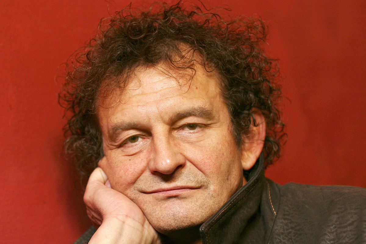 Andrzej Poniedzielski -poeta, bard, konferansjer i kabareciarz. 03.10.2007 rok - jamnik