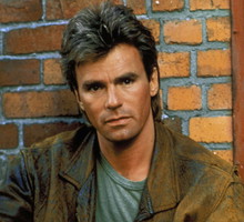 Richard Dean Anderson, serial „MacGyver”, wrzesień 1985 roku - jamnik