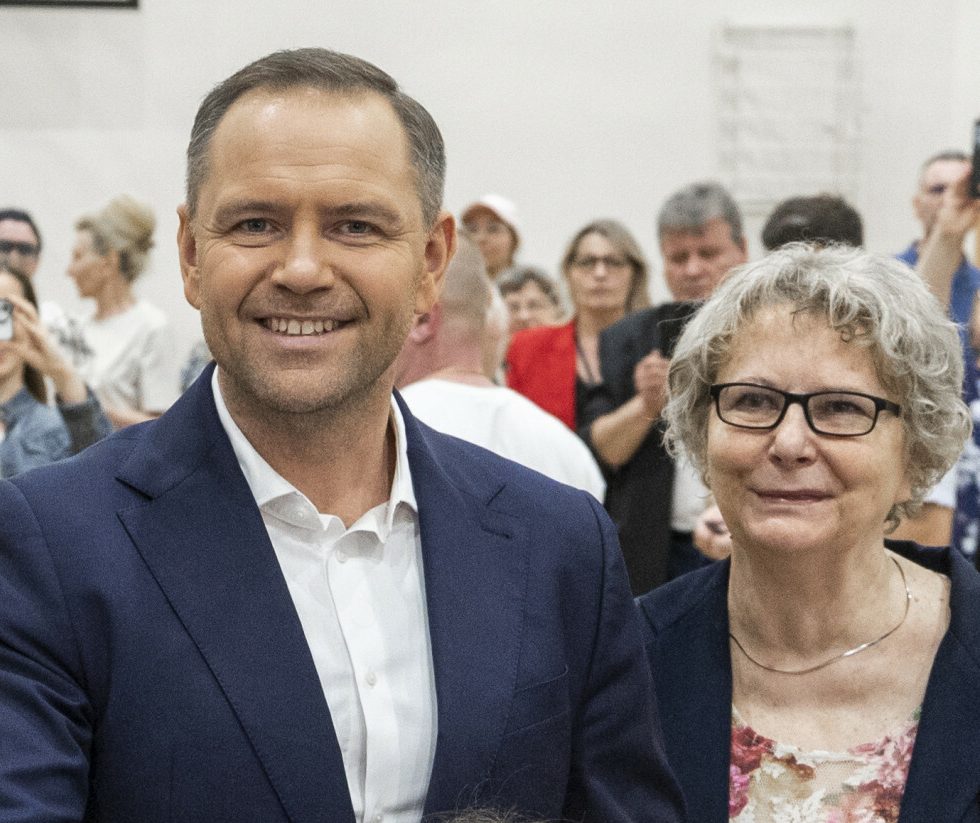 Karol Nawrocki, Marta Nawrocka, Katarzyna Nawrocka, Daniel Nawrocki, Elżbieta Nawrocka, druga tura wyborów prezydenckich, Warszawa, 01.06.2025 r. - jamnik