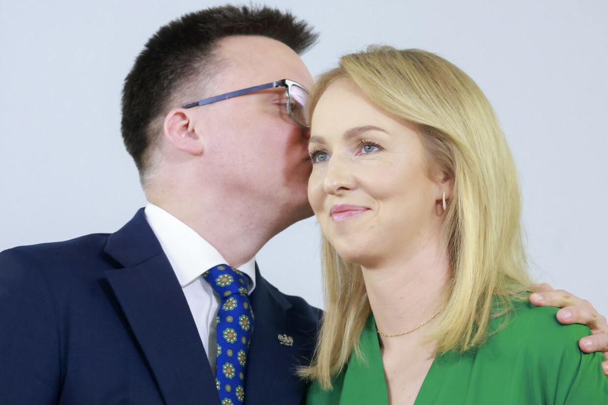 Szymon Hołownia, Urszula Brzezińska-Hołownia, Sejm - spotkanie wielkanocne dla osób samotnych, Warszawa, 18.04.2025 r. - jamnik