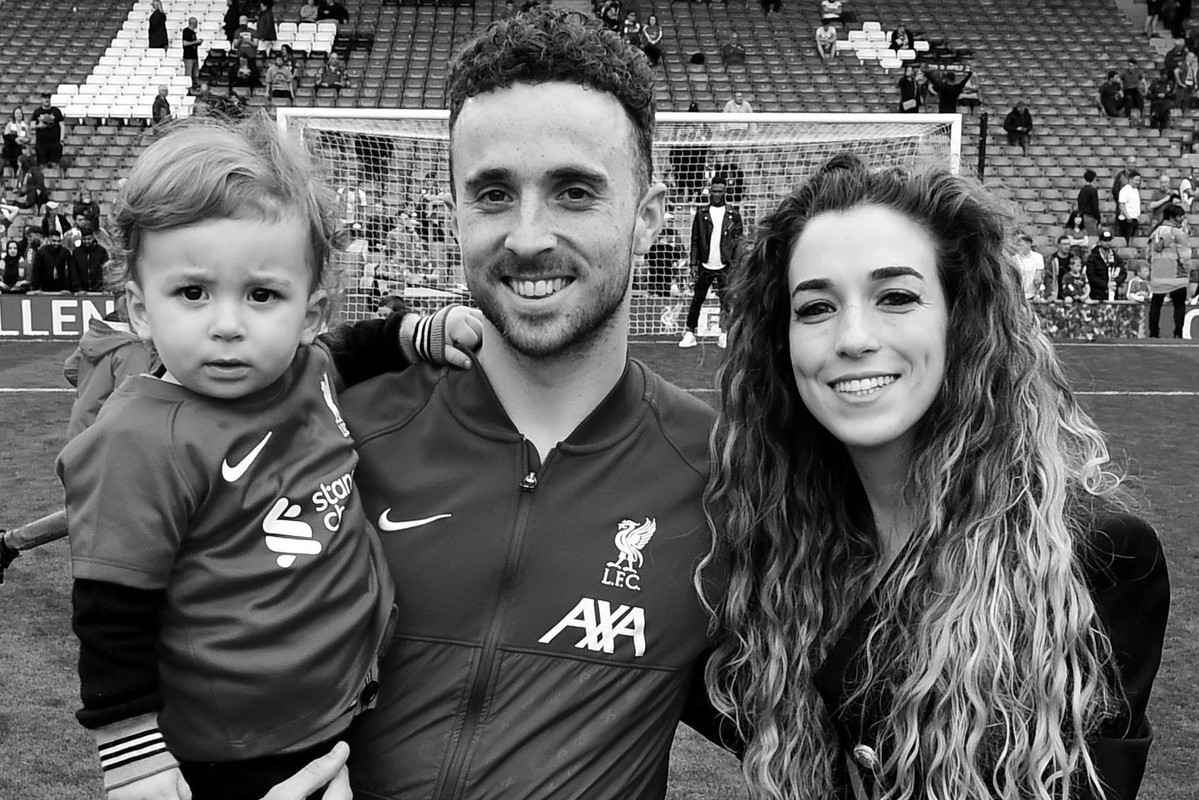 Diogo Jota, żona Rute Cardoso, Liverpool v Wolverhampton Wanderers - Premier League, Liverpool, Anglia, 22.05.2022 rok - jamnik