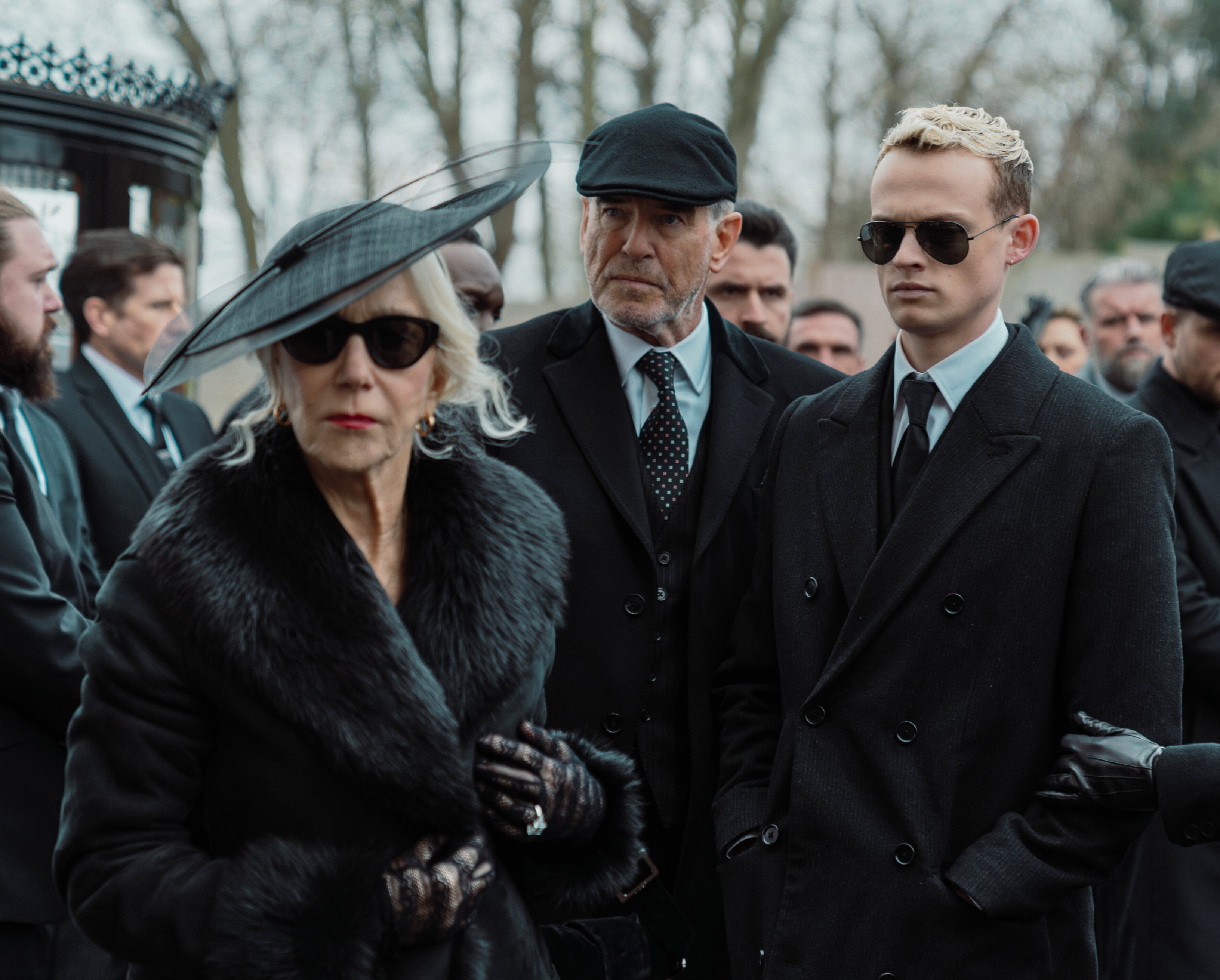 MobLand (2025), Strefa Gangsterów,  Helen Mirren jako Maeve Harrigan  Pierce Brosnan w roli Conrada Harrigana  Anson Boon jako Eddie Harrigan