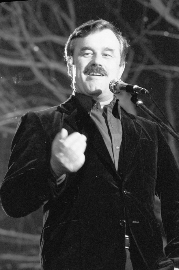 Jan Pietrzak. 1981 rok, Opole. Występ Jana Pietrzaka na festiwalu opolskim
