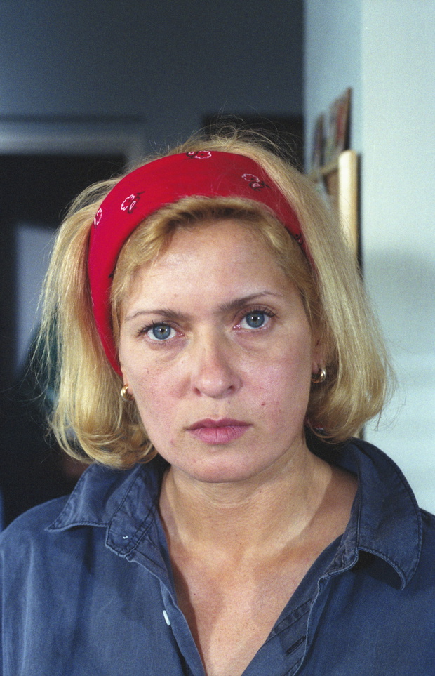 Warszawa 27.08.1993. Aktorka Ewa Kasprzyk (w roli Marii Kozłowskiej) na planie zdjęciowym filmu fabularnego pt. Komedia małżeńska
