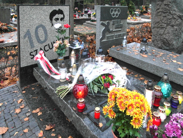 Kazimierz Deyna, grób w Alei Zasłużonych na Cmentarzu Wojskowym na Powązkach, około 2012 roku