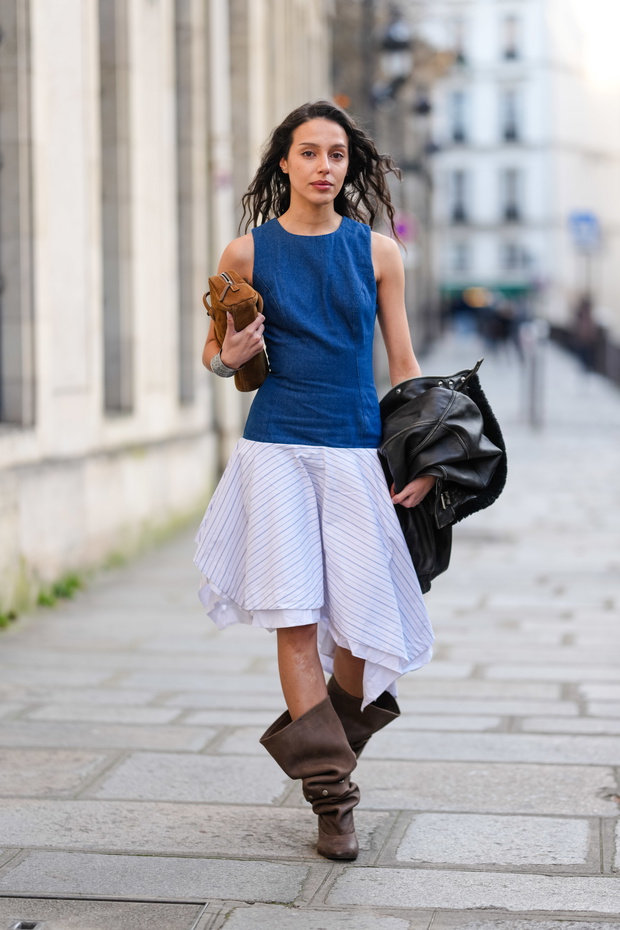 Street Style - Paris Fashion Week - Womenswear Fall/Winter 2025/2026 - Day Six