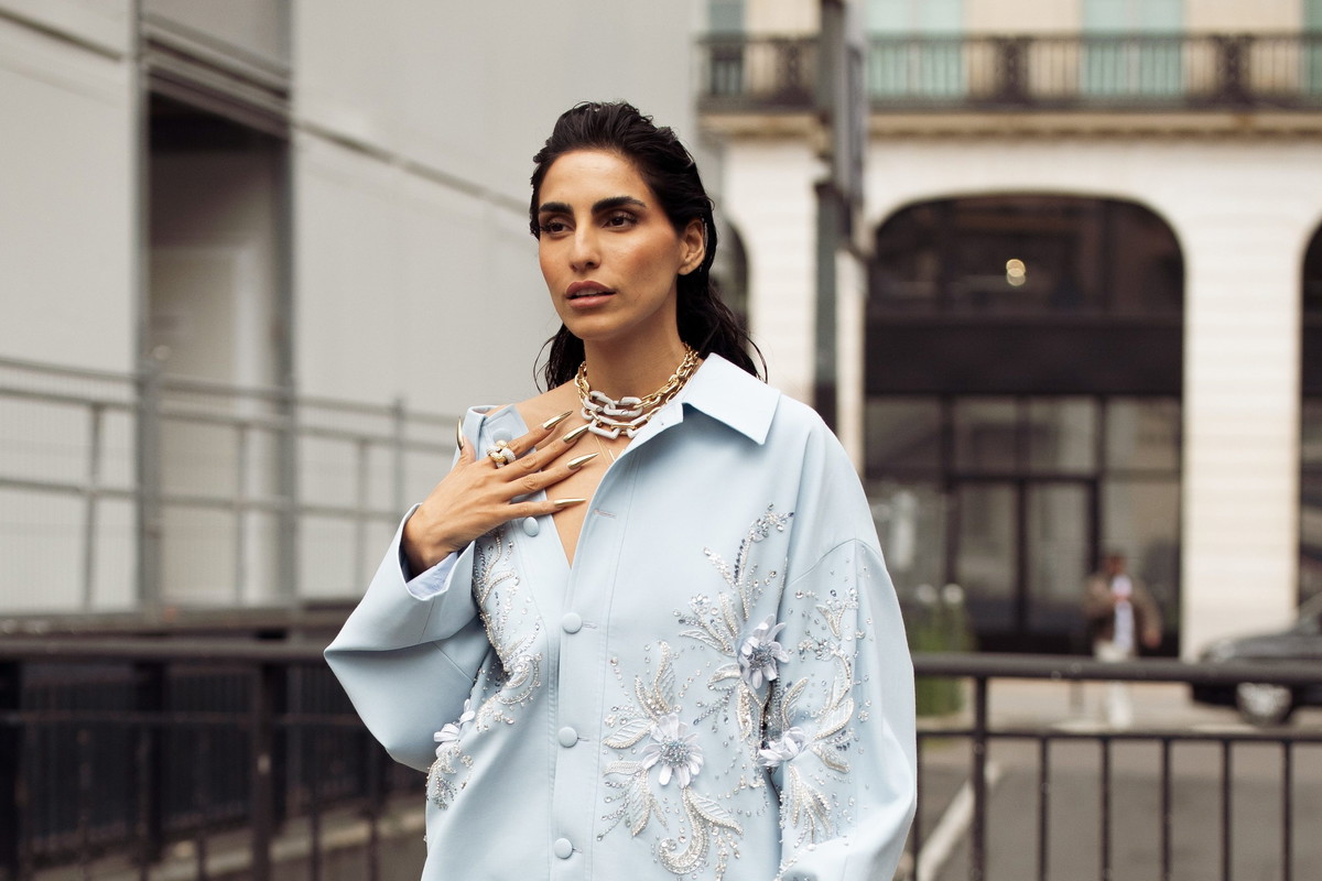 Street Style - Paris Fashion Week - Haute Couture Fall/Winter 2025/2026 - Day One