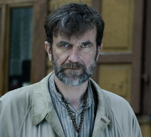 Tomasz Kot, serial „Niebo. Rok w piekle”, 2025 - jamnik