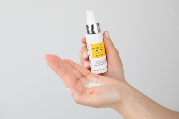 beaute-pacifique-stay-beautiful-50-high-spf-lekki-krem-przeciwsloneczny-do-twarzy-i-dekoltu-50-ml6 (1)