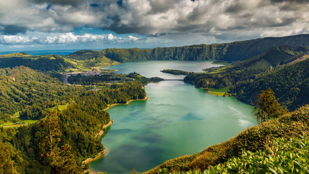 Establishing shot of the Lagoa das Sete Cidades lake taken from