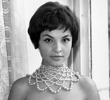 Teresa Tuszyńska w sukni ślubnej, Pracownia Mody Polskiej, 1960/1961 rok - jamnik