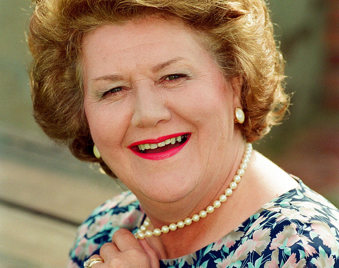 Patricia Routledge, Co ludzie powiedzą?, 1992 rok