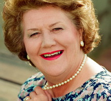 Patricia Routledge, Co ludzie powiedzą?, 1992 rok