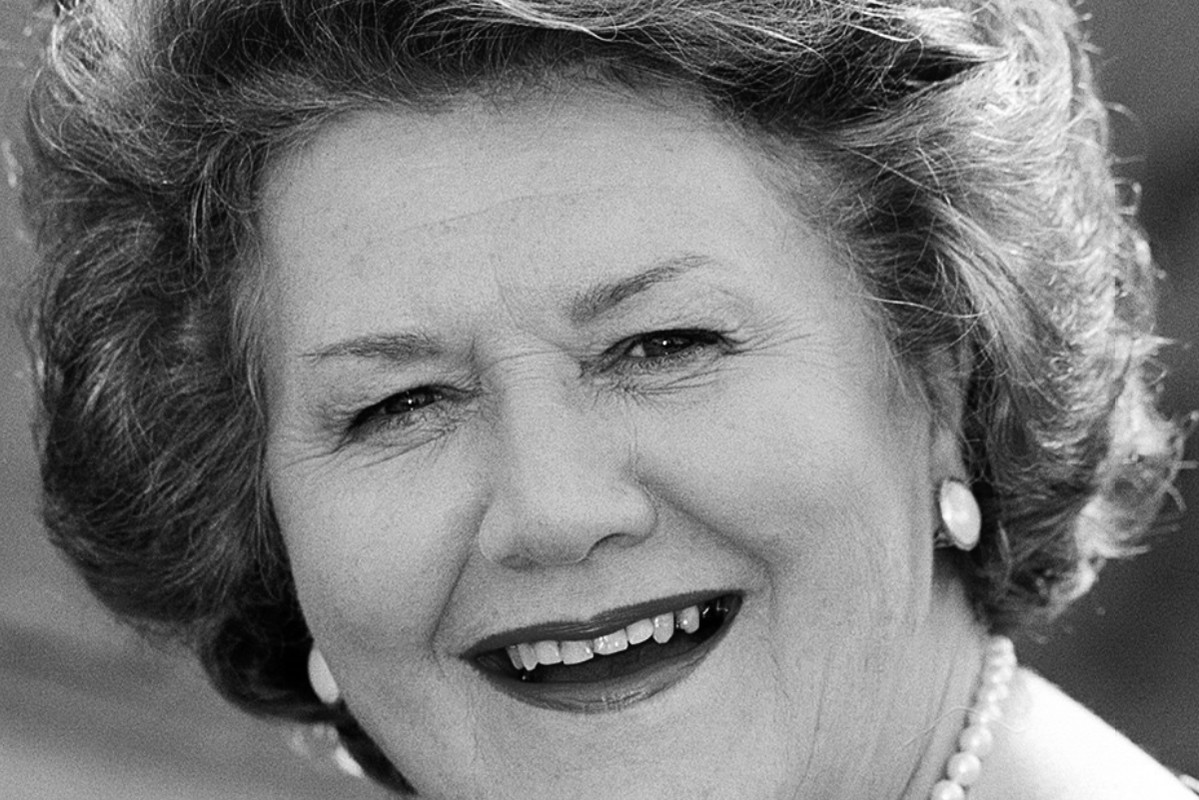 Patricia Routledge, Co ludzie powiedzą?, 1992 rok
