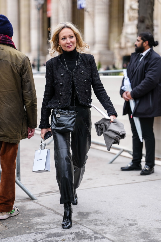 Street Style - Paris Fashion Week - Haute Couture Spring-Summer 2025 - Day Two