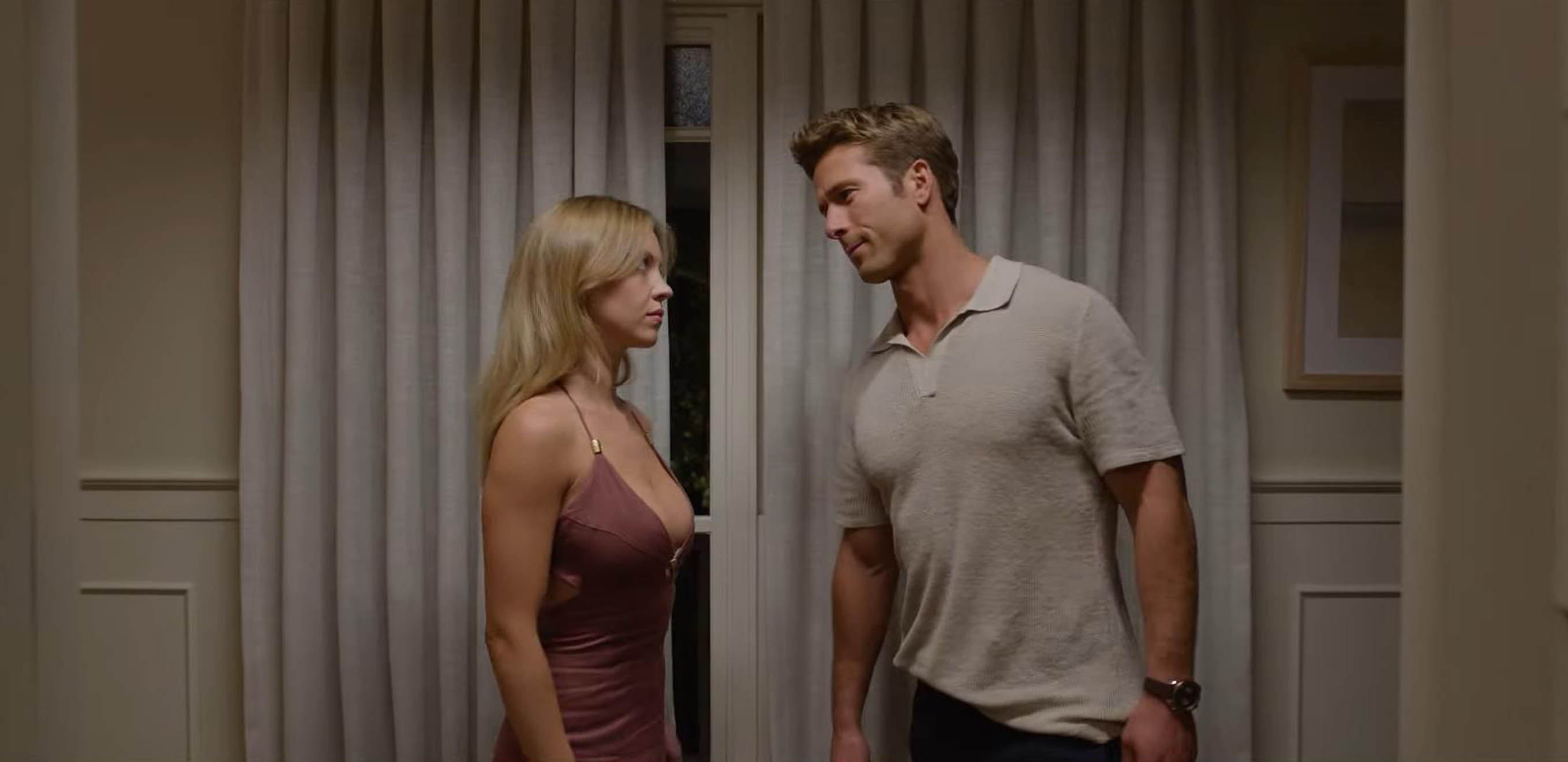 Film "Tylko nie ty". Sydney Sweeney i Glen Powell