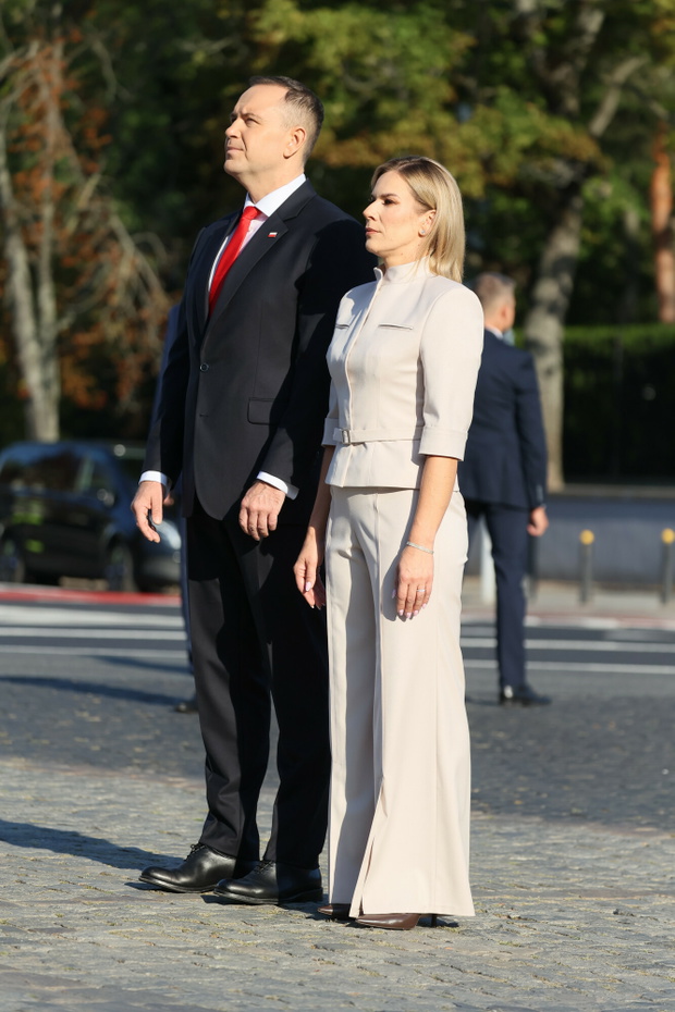 Karol Nawrocki, Marta Nawrocka, obchody Święta Wojska Polskiego, Warszawa, pomnik Marszałka Józefa Piłsudskiego przy Belwederze, 15.08.2025 r.