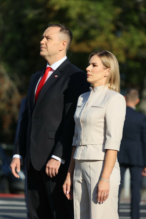 Karol Nawrocki, Marta Nawrocka, obchody Święta Wojska Polskiego, Warszawa, pomnik Marszałka Józefa Piłsudskiego przy Belwederze, 15.08.2025 r.