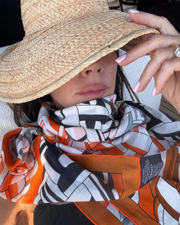 Victoria Beckham manicure
