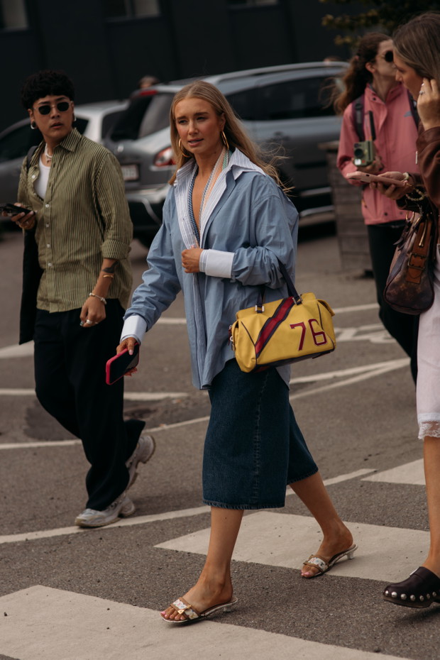 Denim na ulicach Kopenhagi - trend na jesień 2025