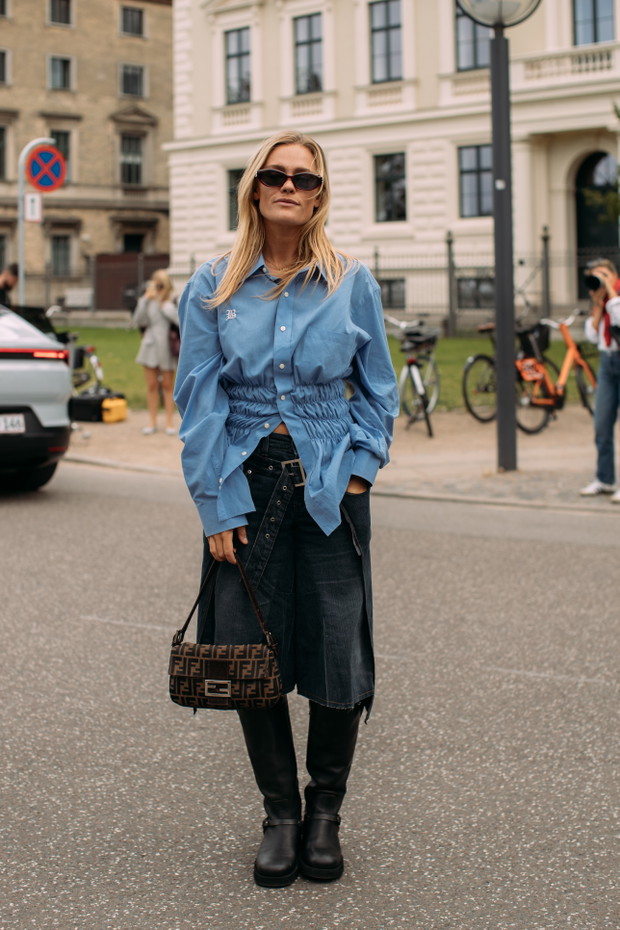 Denim na ulicach Kopenhagi - trend na jesień 2025