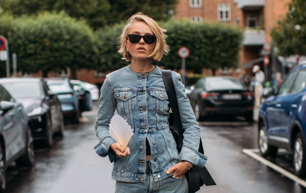 Denim na ulicach Kopenhagi - trend na jesień 2025