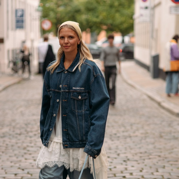 Denim na ulicach Kopenhagi - trend na jesień 2025