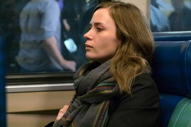 Dziewczyna z pociągu (2016).