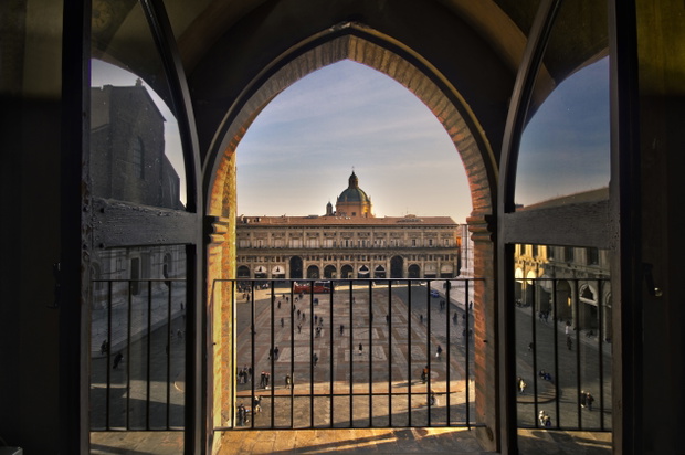 Serce Bolonii, Piazza Maggiore